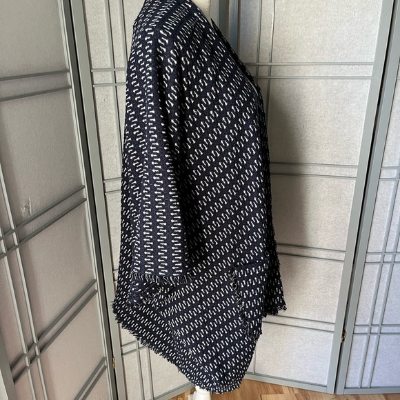 ELIZABETH and JAMES Cape XS/S - Picture 5 of 9